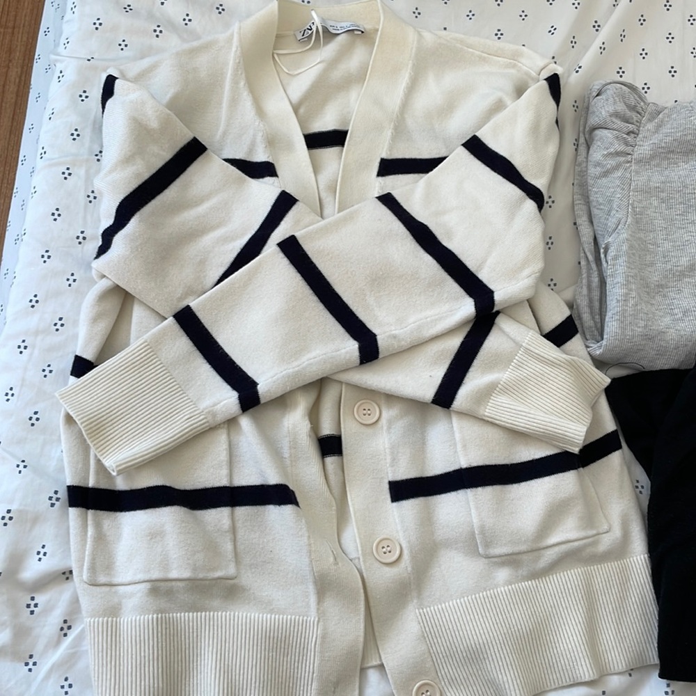 Zara long sleeve cardigans